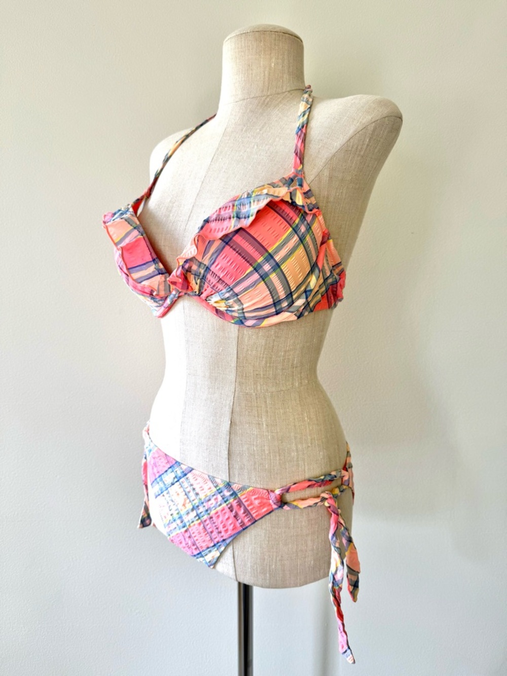 Victoria's Secret Seersucker Ruffled Push Up Bikini Set Plaid Pink Blue 36C LG - Picture 2 of 9